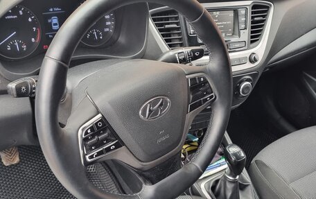 Hyundai Solaris II рестайлинг, 2017 год, 850 000 рублей, 10 фотография