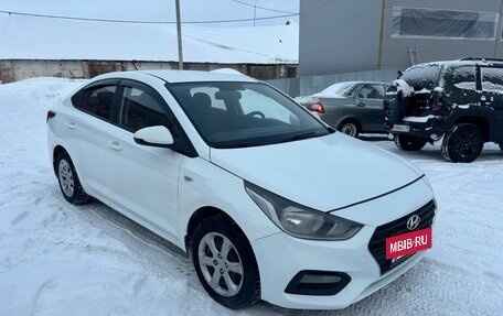 Hyundai Solaris II рестайлинг, 2017 год, 850 000 рублей, 3 фотография