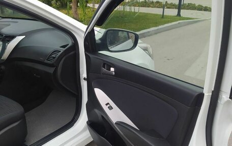 Hyundai Solaris II рестайлинг, 2014 год, 700 000 рублей, 16 фотография
