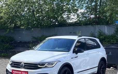 Volkswagen Tiguan II, 2021 год, 3 900 000 рублей, 3 фотография