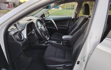 Toyota RAV4, 2017 год, 2 490 000 рублей, 8 фотография