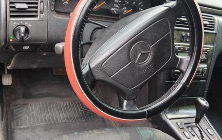 Mercedes-Benz E-Класс, 1997 год, 500 000 рублей, 6 фотография