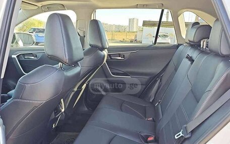 Toyota RAV4, 2024 год, 4 200 000 рублей, 8 фотография