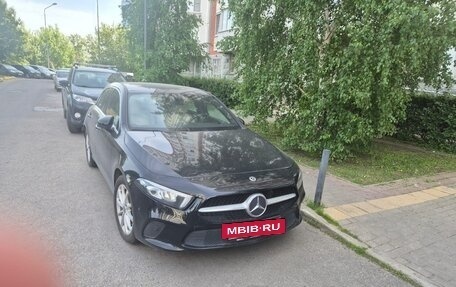 Mercedes-Benz A-Класс, 2018 год, 2 700 000 рублей, 3 фотография
