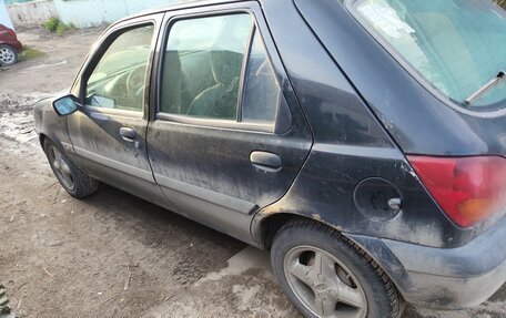 Ford Fiesta, 2001 год, 85 000 рублей, 4 фотография
