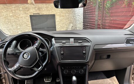 Volkswagen Tiguan II, 2018 год, 2 480 000 рублей, 13 фотография