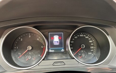 Volkswagen Tiguan II, 2018 год, 2 480 000 рублей, 15 фотография