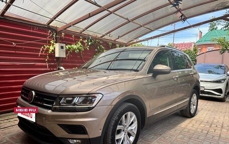 Volkswagen Tiguan II, 2018 год, 2 480 000 рублей, 2 фотография