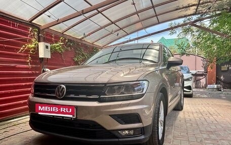 Volkswagen Tiguan II, 2018 год, 2 480 000 рублей, 3 фотография