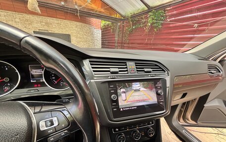 Volkswagen Tiguan II, 2018 год, 2 480 000 рублей, 16 фотография