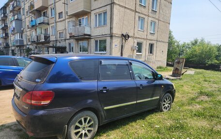 Toyota Ipsum II, 2002 год, 550 000 рублей, 2 фотография