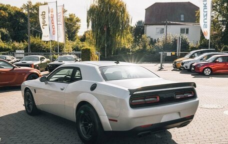 Dodge Challenger III рестайлинг 2, 2023 год, 32 900 000 рублей, 5 фотография