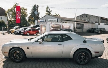 Dodge Challenger III рестайлинг 2, 2023 год, 32 900 000 рублей, 4 фотография