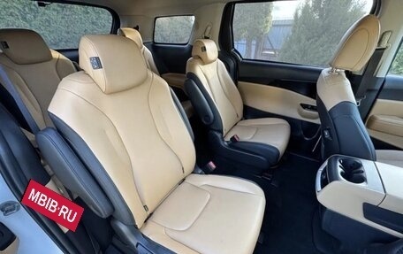 KIA Carnival, 2021 год, 3 000 000 рублей, 11 фотография