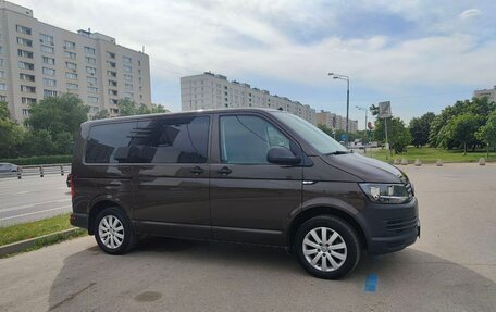 Volkswagen Caravelle T6 рестайлинг, 2019 год, 4 200 000 рублей, 2 фотография