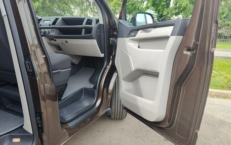 Volkswagen Caravelle T6 рестайлинг, 2019 год, 4 200 000 рублей, 4 фотография