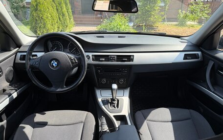 BMW 3 серия, 2011 год, 1 300 000 рублей, 3 фотография