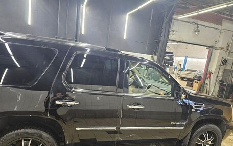 Cadillac Escalade III, 2011 год, 1 350 000 рублей, 3 фотография