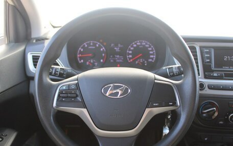 Hyundai Solaris II рестайлинг, 2019 год, 1 195 000 рублей, 12 фотография