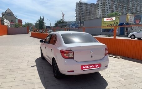 Renault Logan II, 2017 год, 650 000 рублей, 3 фотография