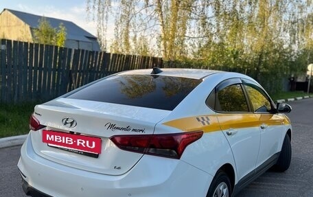Hyundai Solaris II рестайлинг, 2017 год, 1 030 000 рублей, 10 фотография