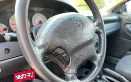 Dodge Stratus II, 2004 год, 240 000 рублей, 17 фотография