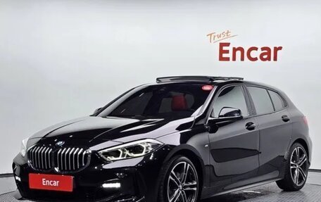 BMW 1 серия, 2021 год, 2 230 000 рублей, 1 фотография