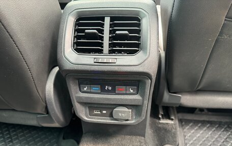 Volkswagen Tiguan II, 2019 год, 3 200 000 рублей, 14 фотография