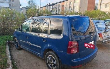 Volkswagen Touran III, 2007 год, 410 000 рублей, 5 фотография