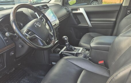 Toyota Land Cruiser Prado 150 рестайлинг 2, 2018 год, 4 800 000 рублей, 10 фотография