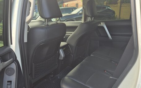 Toyota Land Cruiser Prado 150 рестайлинг 2, 2018 год, 4 800 000 рублей, 11 фотография