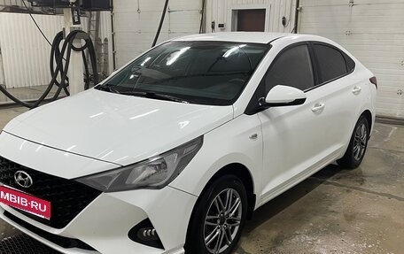 Hyundai Solaris II рестайлинг, 2020 год, 1 350 000 рублей, 21 фотография
