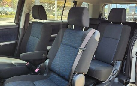 Toyota ISis I, 2014 год, 1 380 000 рублей, 8 фотография