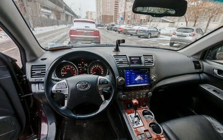 Toyota Highlander III, 2011 год, 2 250 000 рублей, 10 фотография