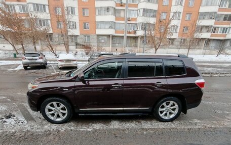 Toyota Highlander III, 2011 год, 2 250 000 рублей, 4 фотография
