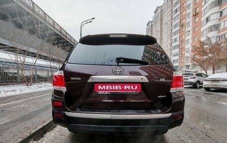 Toyota Highlander III, 2011 год, 2 250 000 рублей, 6 фотография
