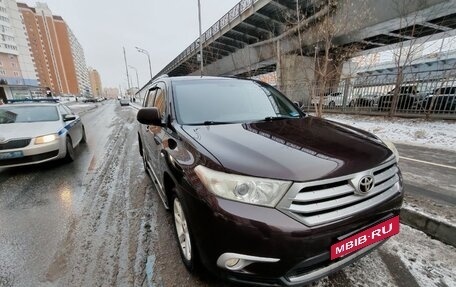 Toyota Highlander III, 2011 год, 2 250 000 рублей, 2 фотография