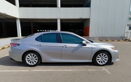 Toyota Camry, 2018 год, 2 300 000 рублей, 7 фотография
