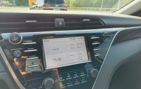 Toyota Camry, 2018 год, 2 300 000 рублей, 11 фотография