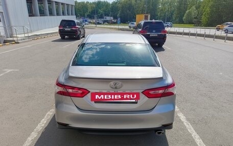 Toyota Camry, 2018 год, 2 300 000 рублей, 5 фотография