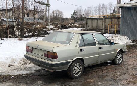 Lancia Prisma, 1988 год, 1 000 000 рублей, 5 фотография