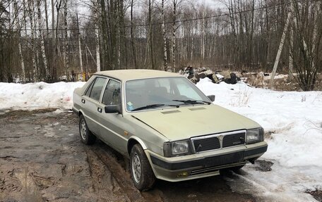 Lancia Prisma, 1988 год, 1 000 000 рублей, 7 фотография