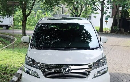 Toyota Vellfire I, 2013 год, 2 150 000 рублей, 2 фотография