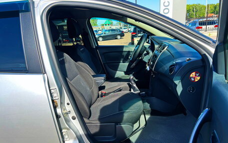 Renault Logan II, 2019 год, 1 090 000 рублей, 11 фотография