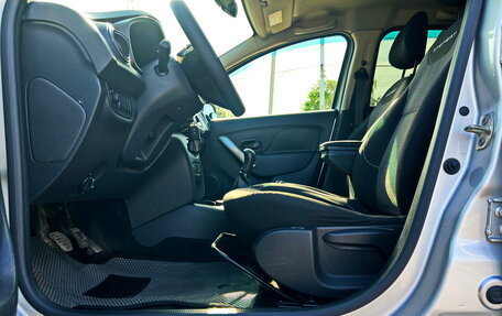 Renault Logan II, 2019 год, 1 090 000 рублей, 22 фотография