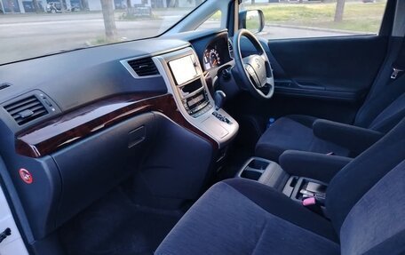 Toyota Vellfire I, 2014 год, 2 000 000 рублей, 2 фотография