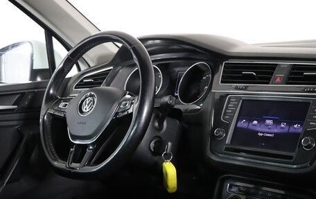 Volkswagen Tiguan II, 2017 год, 2 129 990 рублей, 12 фотография