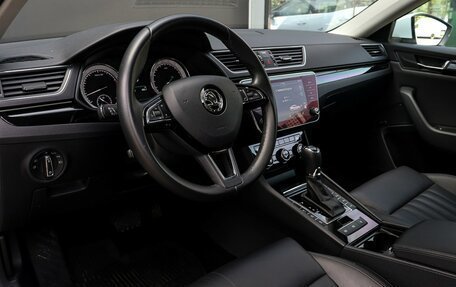 Skoda Superb III рестайлинг, 2018 год, 2 600 000 рублей, 16 фотография
