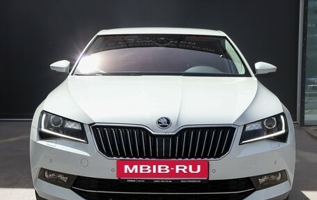 Skoda Superb III рестайлинг, 2018 год, 2 600 000 рублей, 2 фотография