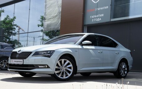 Skoda Superb III рестайлинг, 2018 год, 2 600 000 рублей, 28 фотография